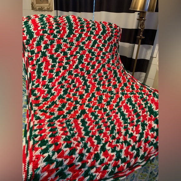 Red green white Afghan - Picture 1 of 1